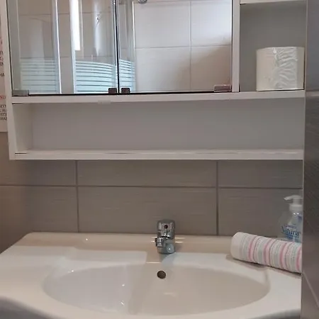 Delfini Bay Retreat Apartamento