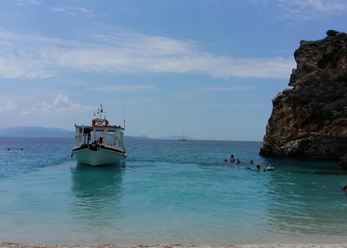 Delfini Bay Retreat Апартаменты *